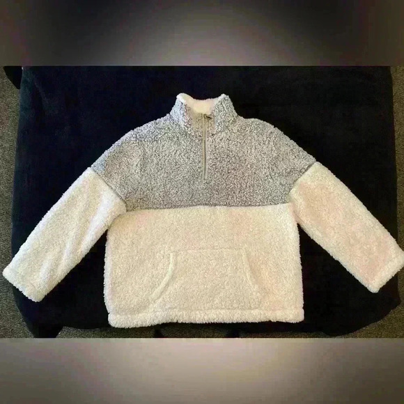 Love Tree Sherpa Pullover Size Medium - Picture 3 of 5
